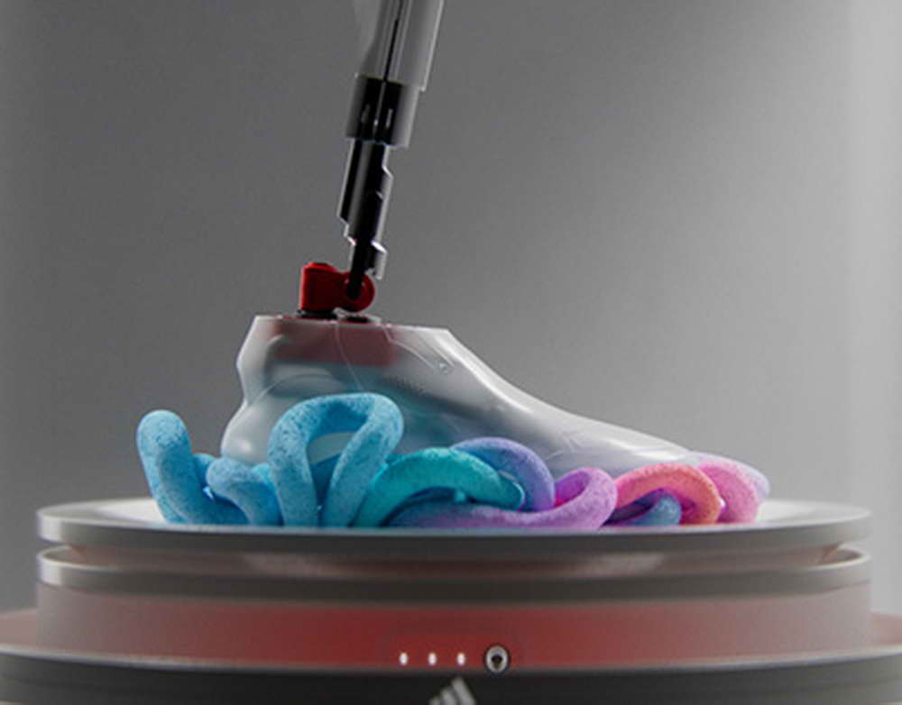 Киев просит у Запада удары вглубь РФ, инвестиции в ВПК и членство в НАТО  Kyodo